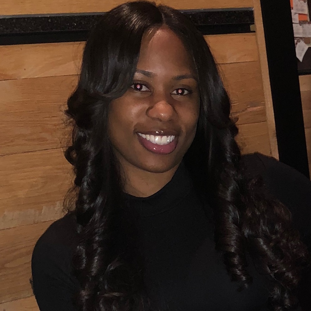 Meet your Posher, Alexis